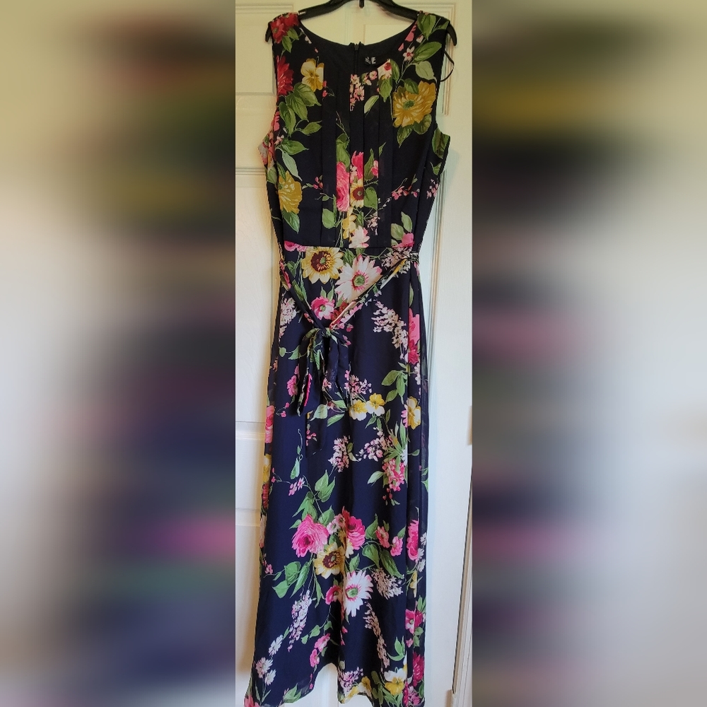 Belted LF maxi dress with jewel neckline